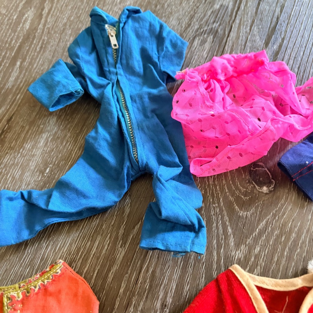 Vintage Barbie Doll Clothes Lot Retro Outfits Dresses Jumpsuits Accessories - Picture 6 of 11